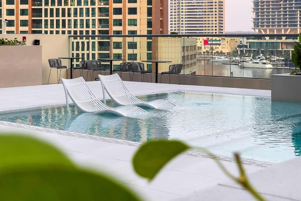 Burj Khalifa View 3bedroom Apartment *