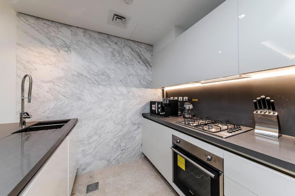 Burj Khalifa View 3bedroom Apartment Dubai