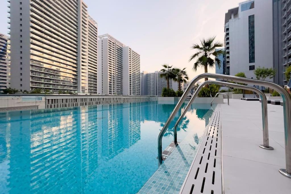 Burj Khalifa View 3bedroom Apartment