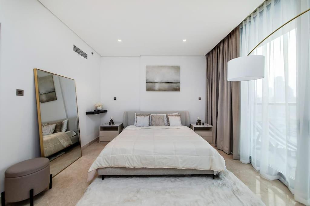 Apartment Burj Khalifa View 3bedroom *