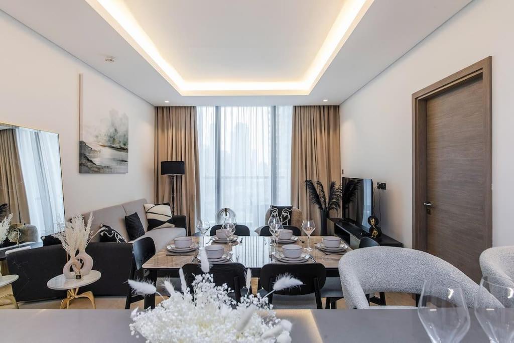 Burj Khalifa View 3bedroom Apartment *