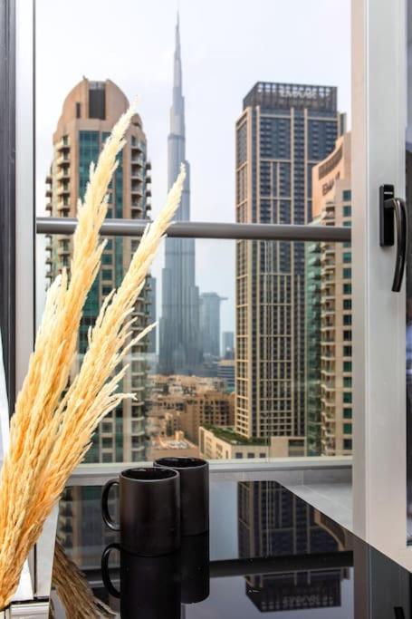 Burj Khalifa View 3bedroom Apartment *